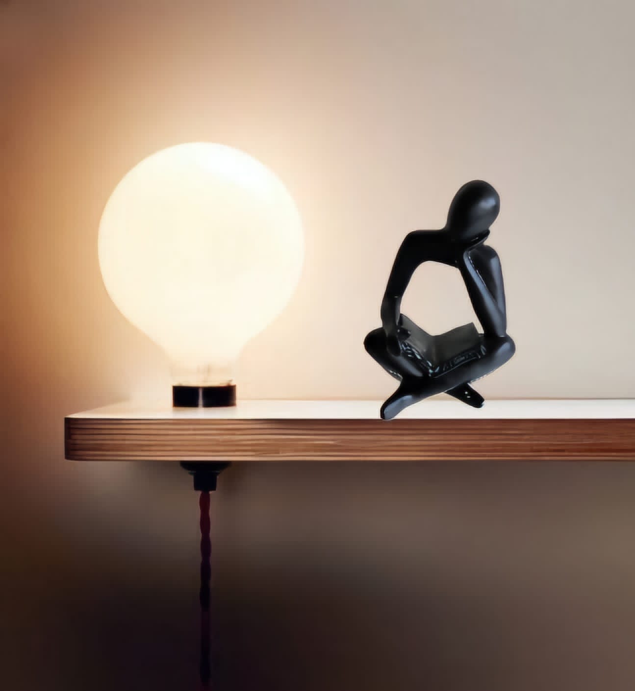 Mini Reading statue