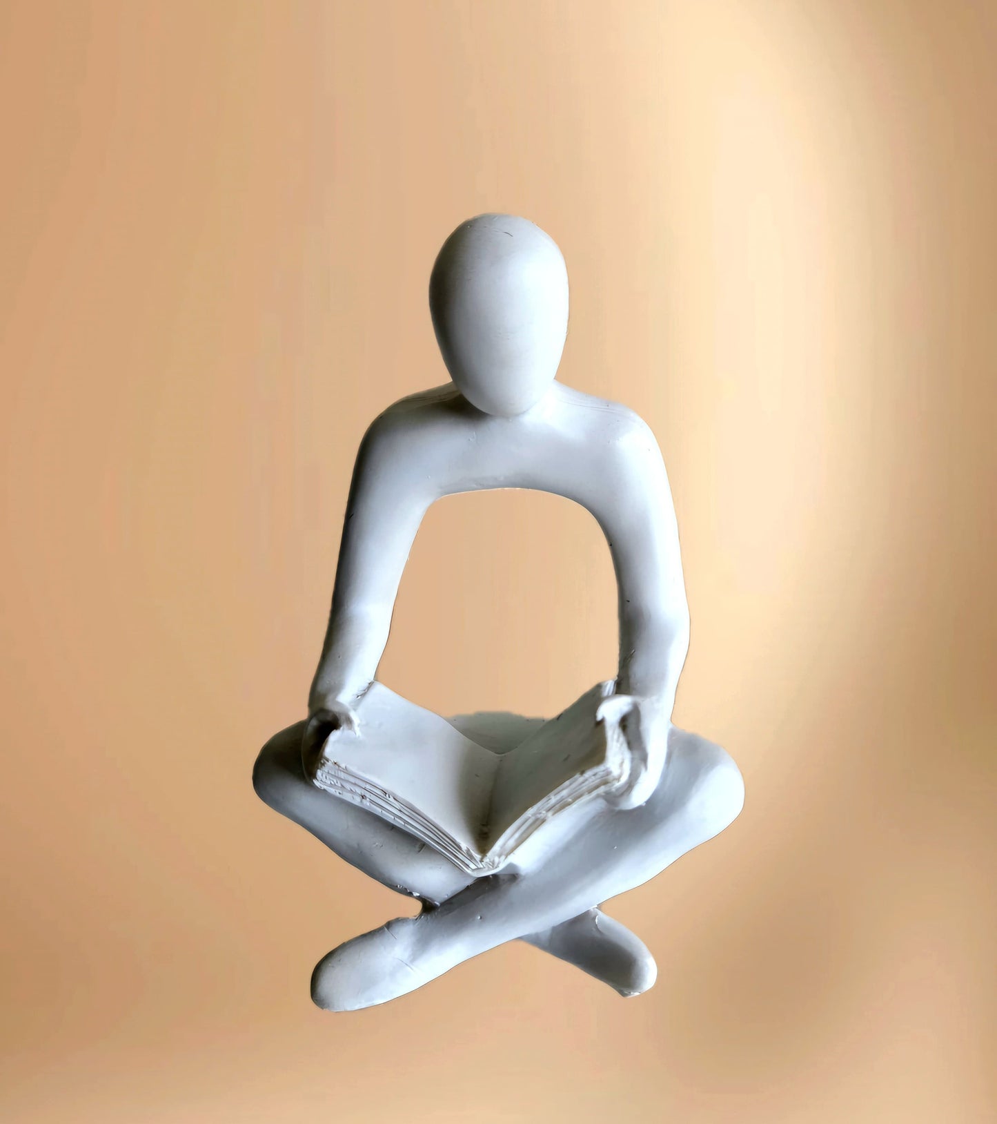 Mini Reading statue