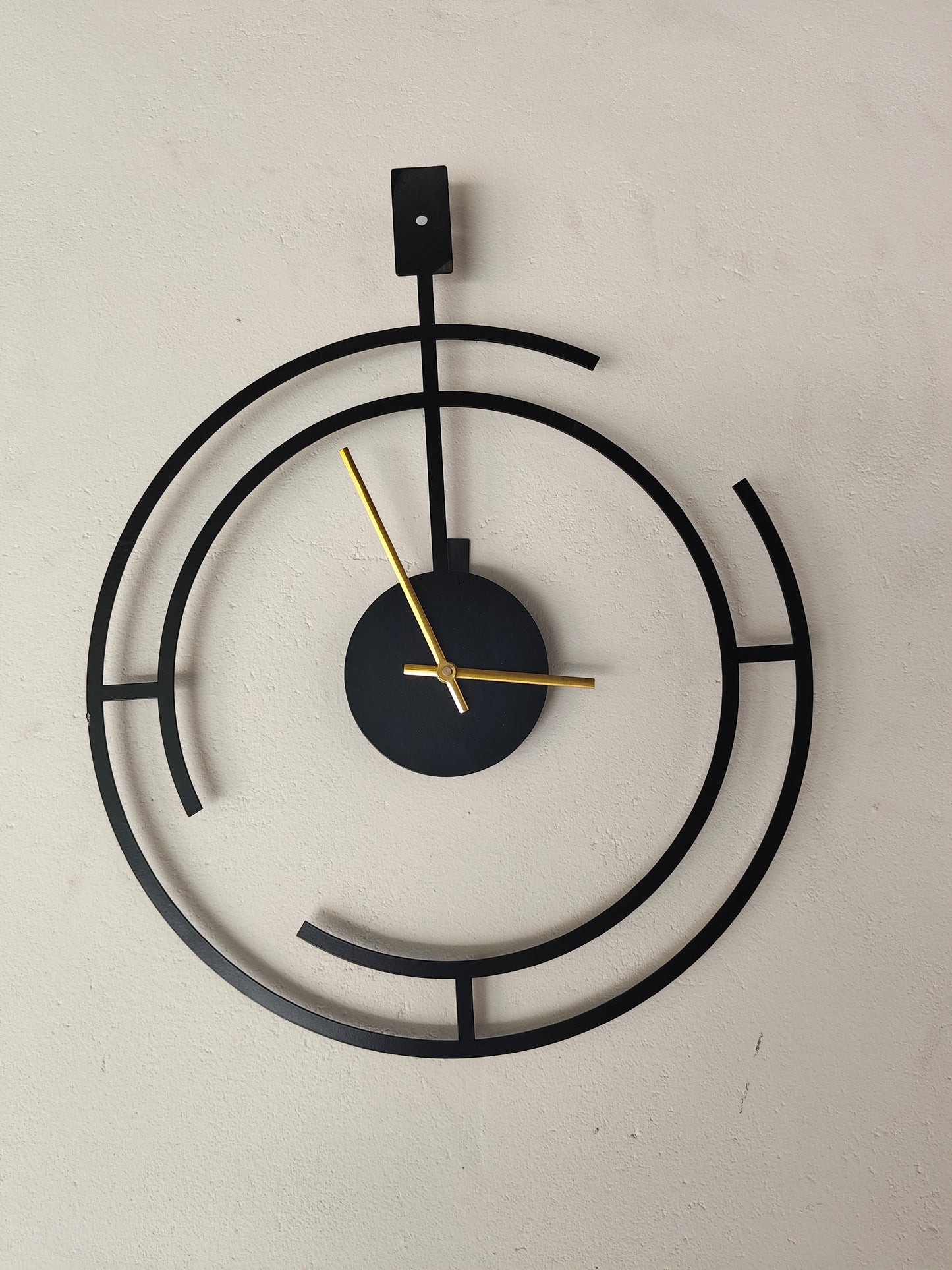 Metal Elegance Clock